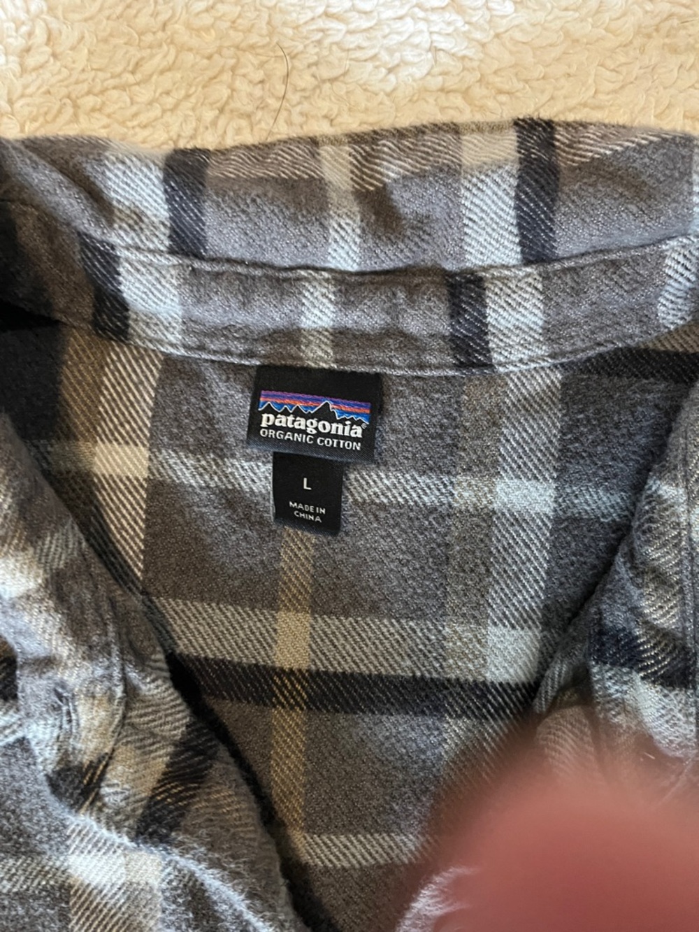 Men’s Patagonia Gray Plaid Button-Down Flannel - Large - Picture 2 of 5